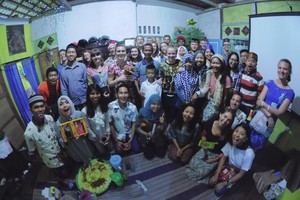 Cara Pemuda Australia Habiskan Liburan Natal di Desa di Kalimantan Barat